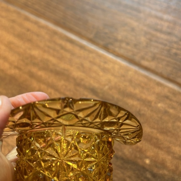 Fenton Vintage Daisy and Button Top Hat Toothpick Holder 2.5” x 3.25 - Picture 5 of 10